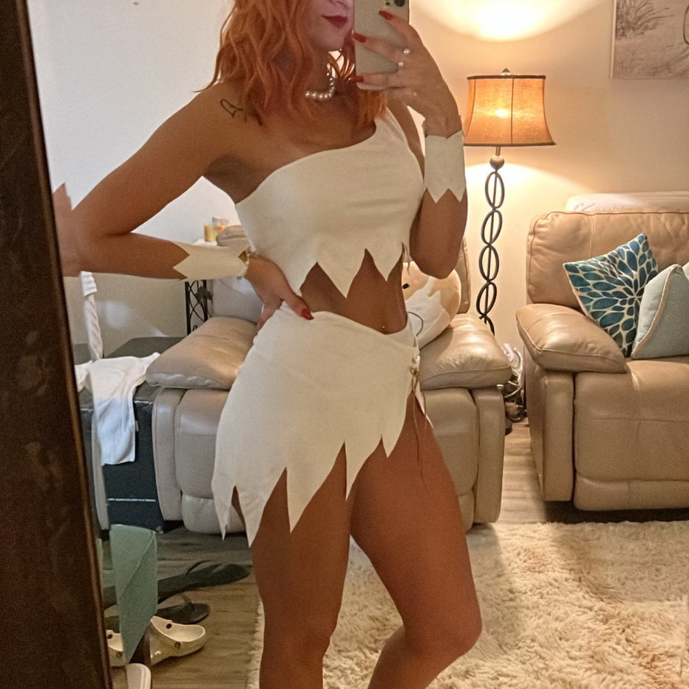 Wilma Flintstones Halloween Costume